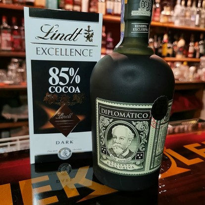 0,7L DIPLOMATICO rum, vysokoprocentní čokoláda