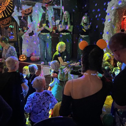 HALLOWEENSKÁ DĚTSKÁ PAŘBA