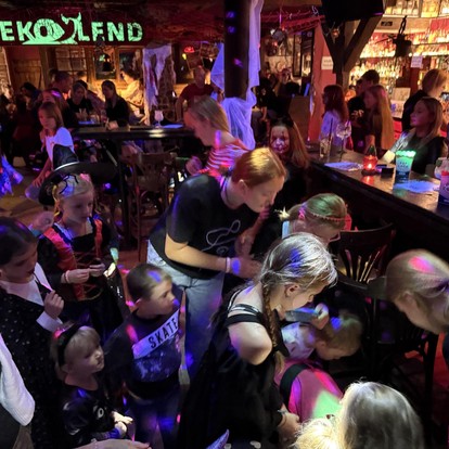 DĚTSKÁ HALLOWEENSKÁ PAŘBA